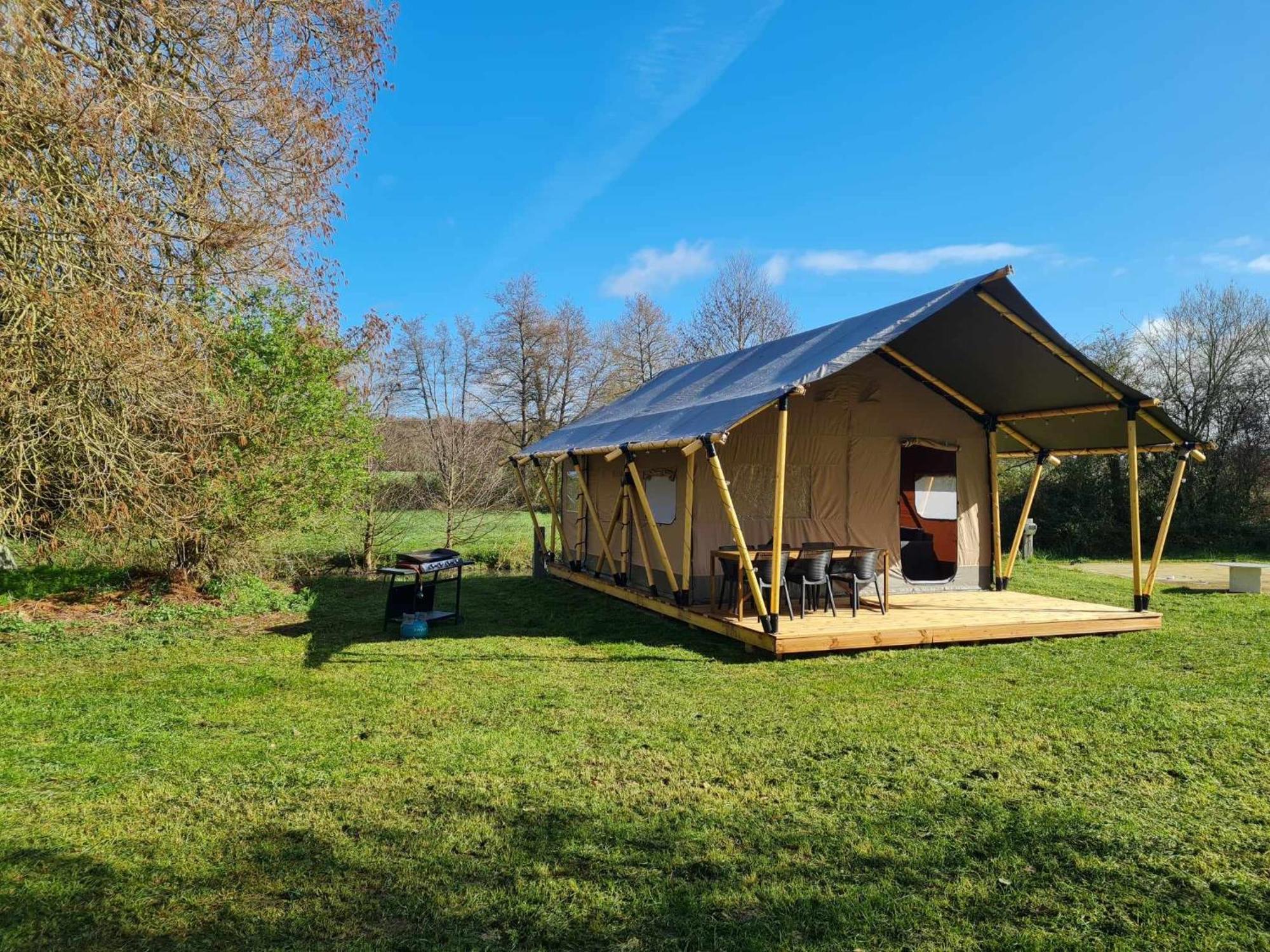 Camping De La Touche Ligueil Esterno foto